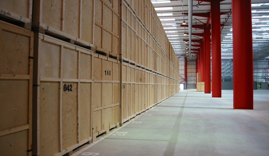 warehouse crate Dubai